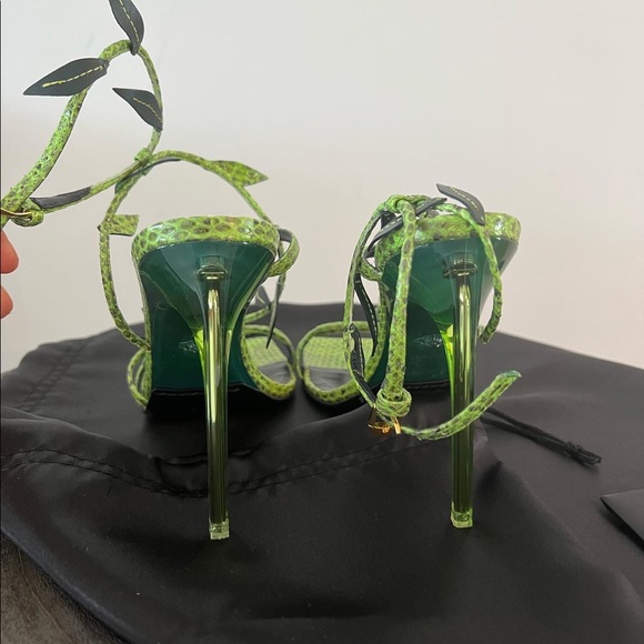 VERSACE PYTHON HEEL - Picture 7 of 10